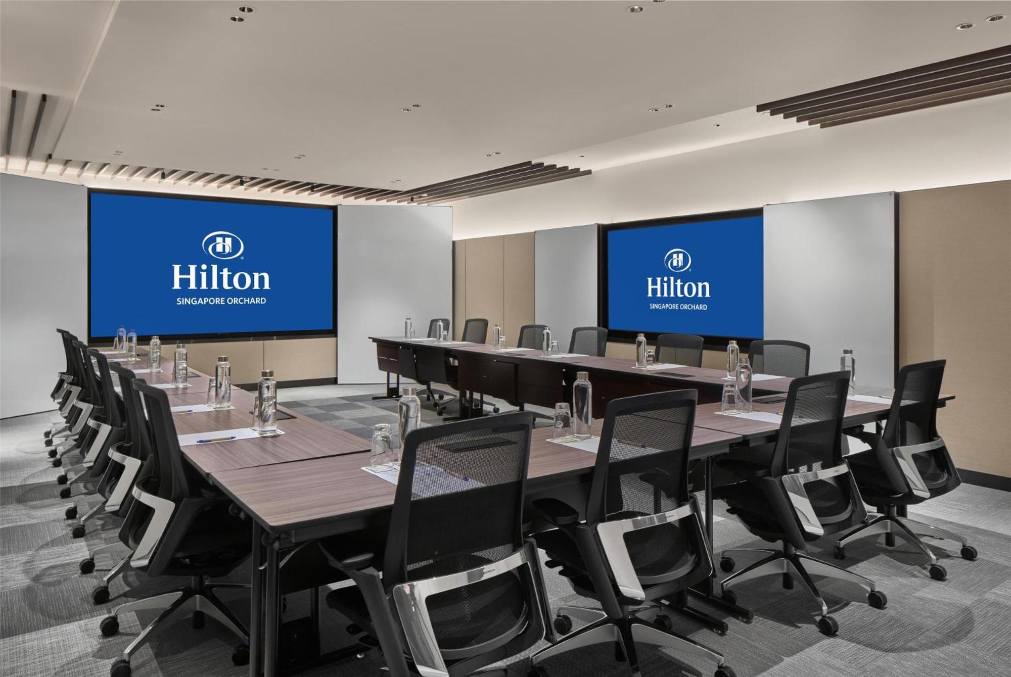 Khách sạn Hilton Orchard Singapore